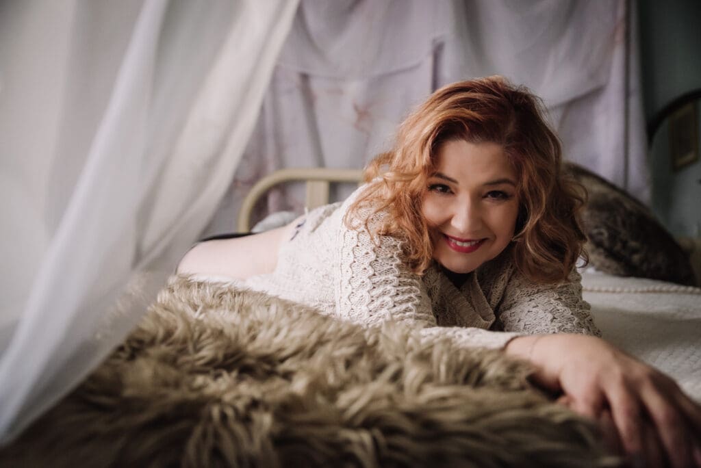 boudoir photo on a canopy bed near columbia sc